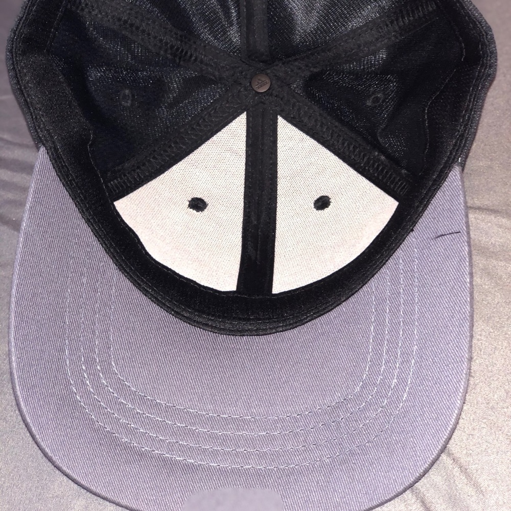 Adidas hat - Picture 3 of 3
